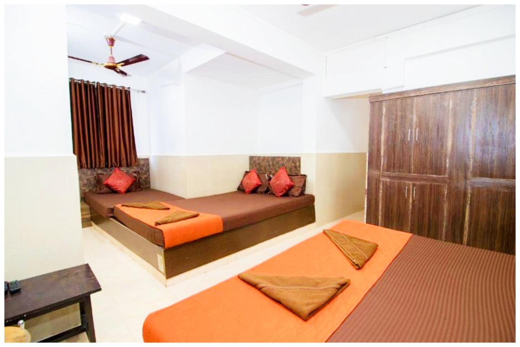 Hotel Premium Travellers # Inn Near Temple - Fully Air Conditioning Hotel - Hygiene And Spacious Room - A Top Rated Luxuary Hotel Merces Экстерьер фото