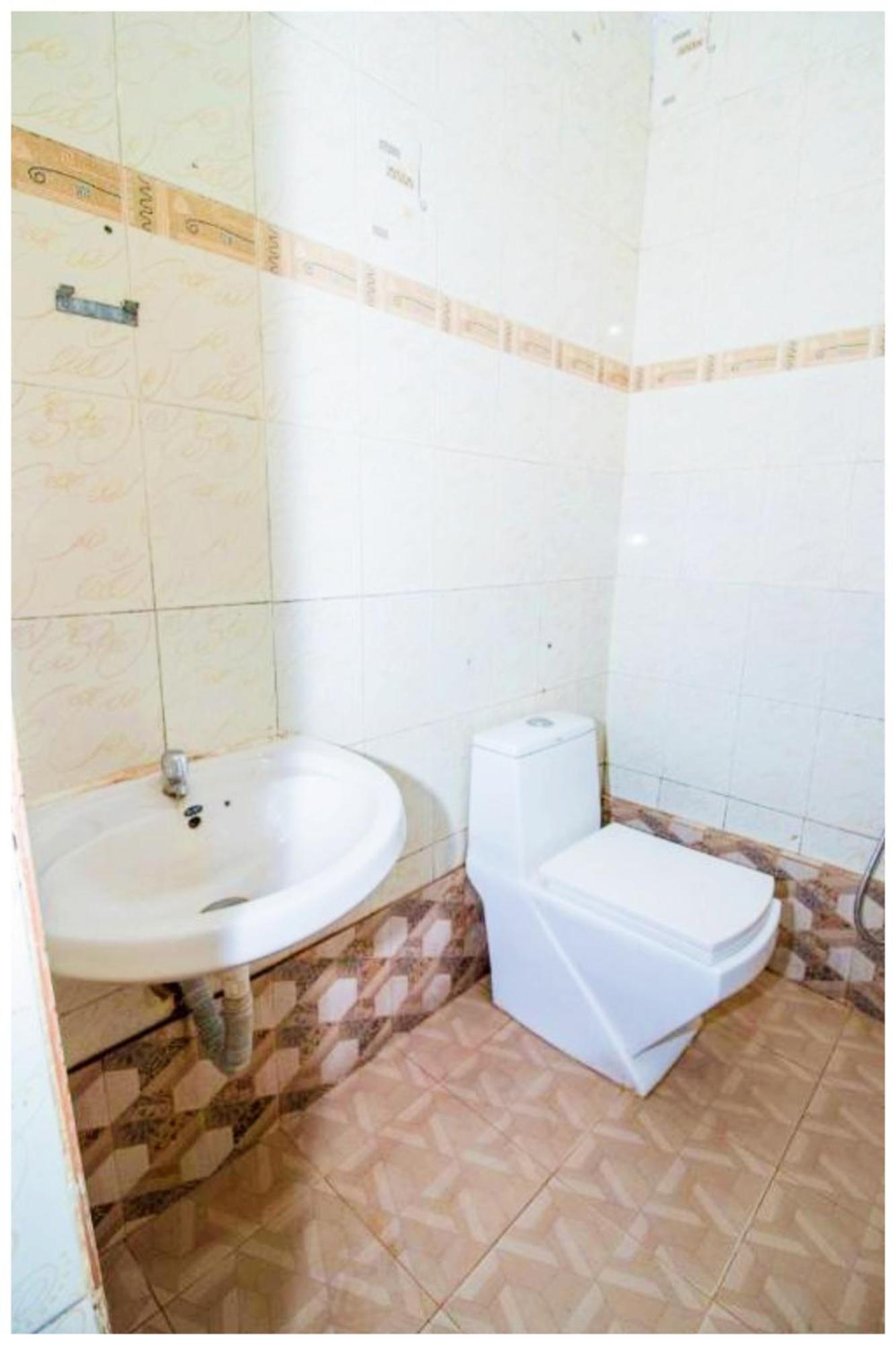 Hotel Premium Travellers # Inn Near Temple - Fully Air Conditioning Hotel - Hygiene And Spacious Room - A Top Rated Luxuary Hotel Merces Экстерьер фото