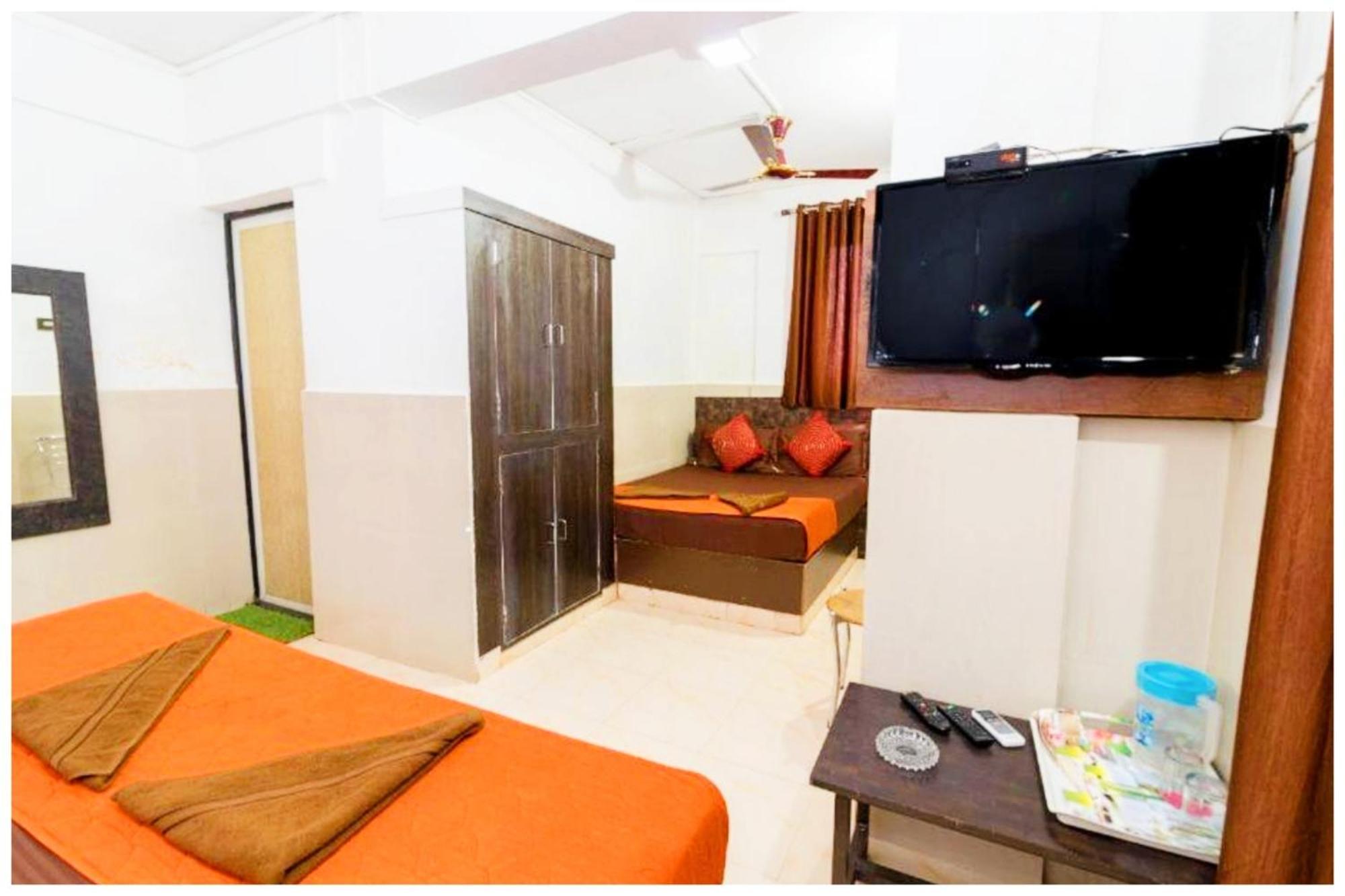 Hotel Premium Travellers # Inn Near Temple - Fully Air Conditioning Hotel - Hygiene And Spacious Room - A Top Rated Luxuary Hotel Merces Экстерьер фото