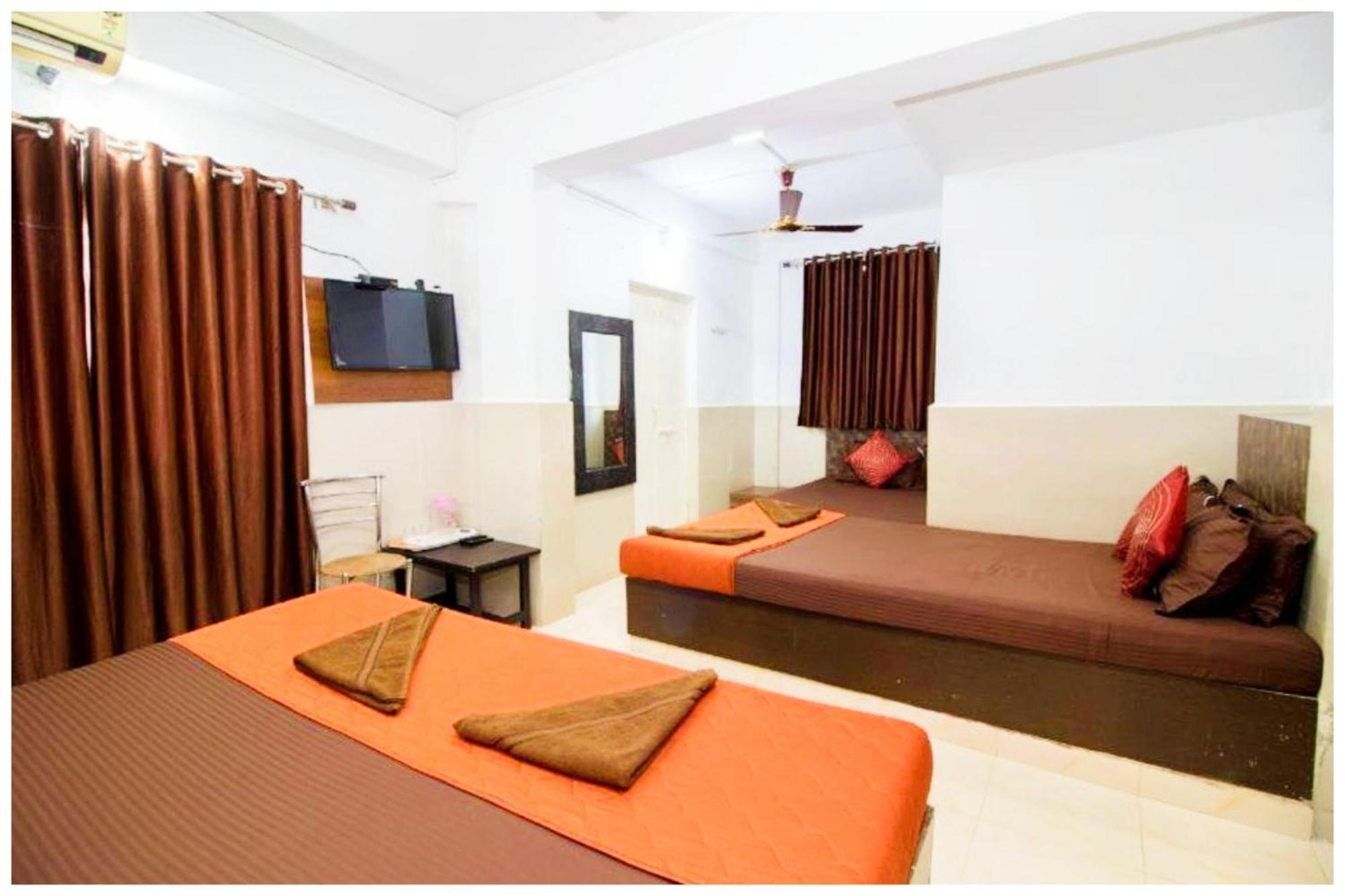 Hotel Premium Travellers # Inn Near Temple - Fully Air Conditioning Hotel - Hygiene And Spacious Room - A Top Rated Luxuary Hotel Merces Экстерьер фото