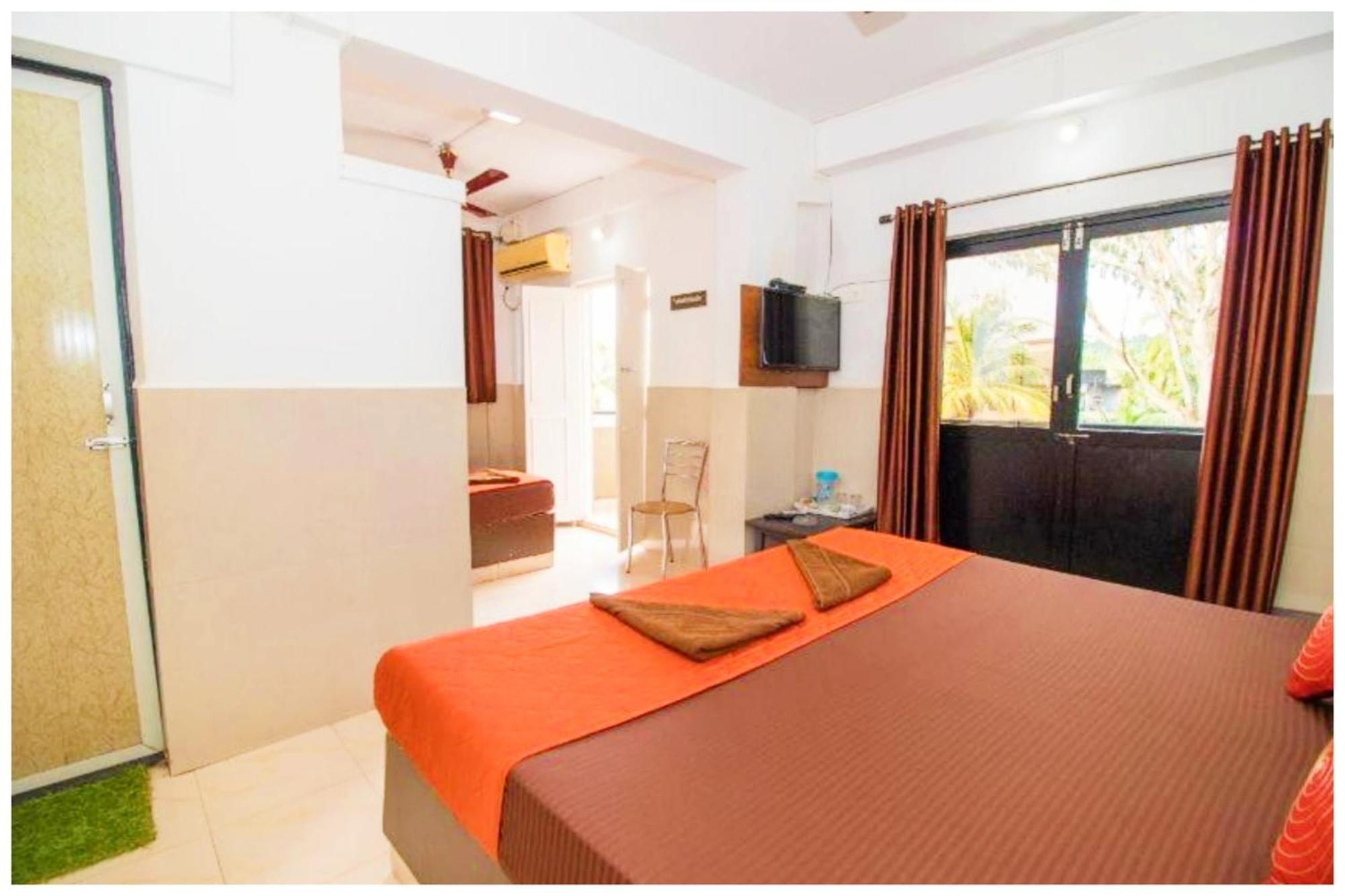 Hotel Premium Travellers # Inn Near Temple - Fully Air Conditioning Hotel - Hygiene And Spacious Room - A Top Rated Luxuary Hotel Merces Экстерьер фото